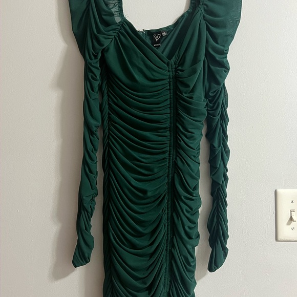 Windsor Dark Green Ruched Long Sleeve Dress - Picture 2 of 4
